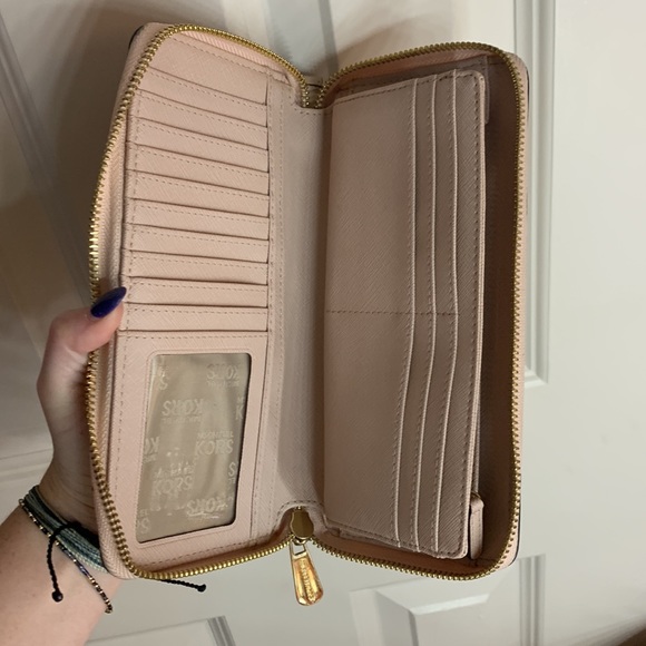 MICHAEL KORS WRISTLET 💞 blush* - Picture 4 of 5